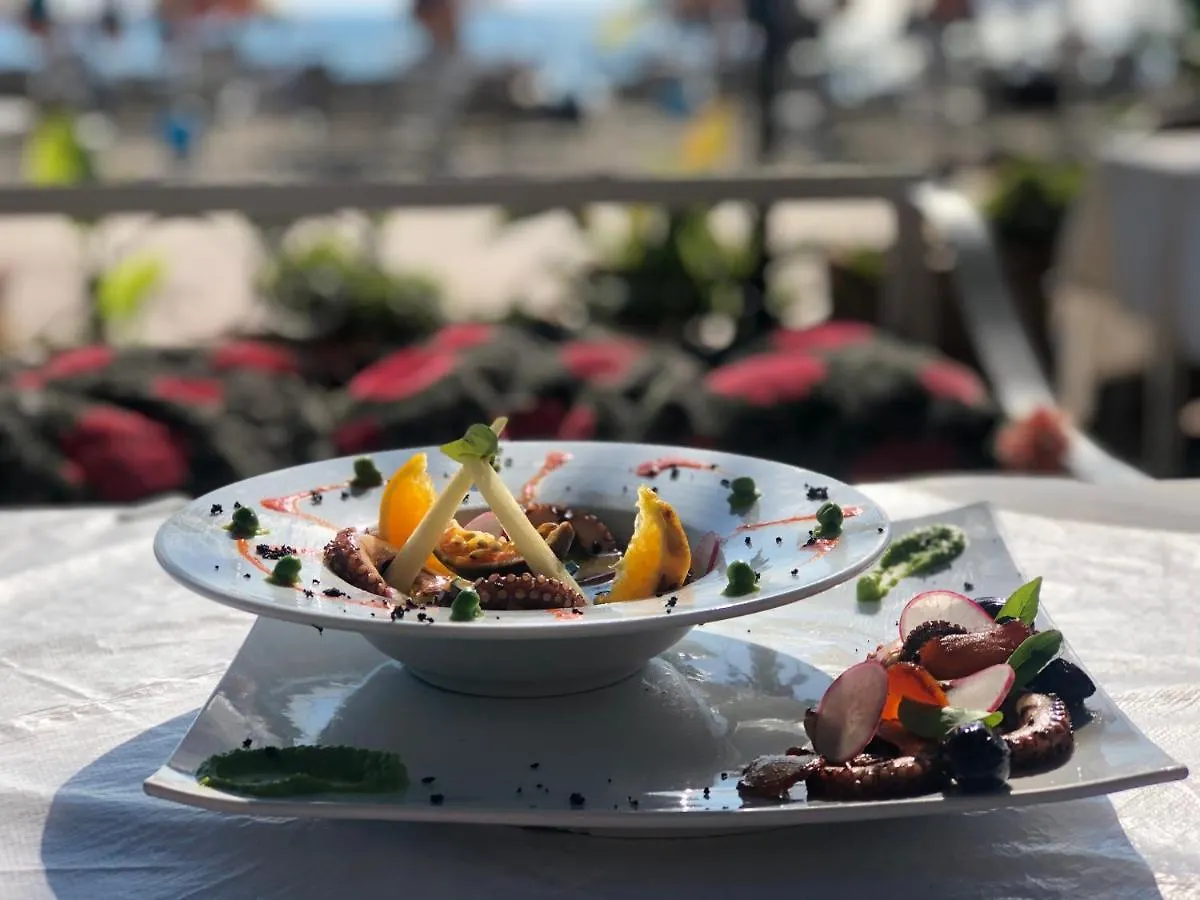 Hotel Benilva Shkallnur