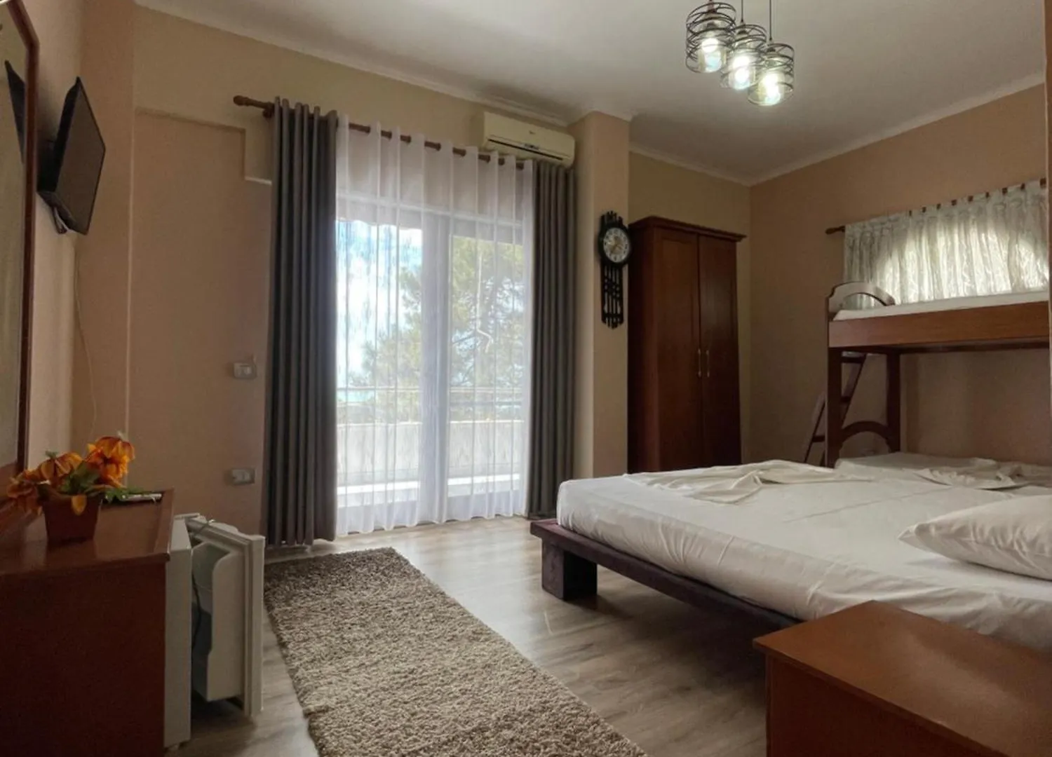 Hotel Benilva Shkallnur