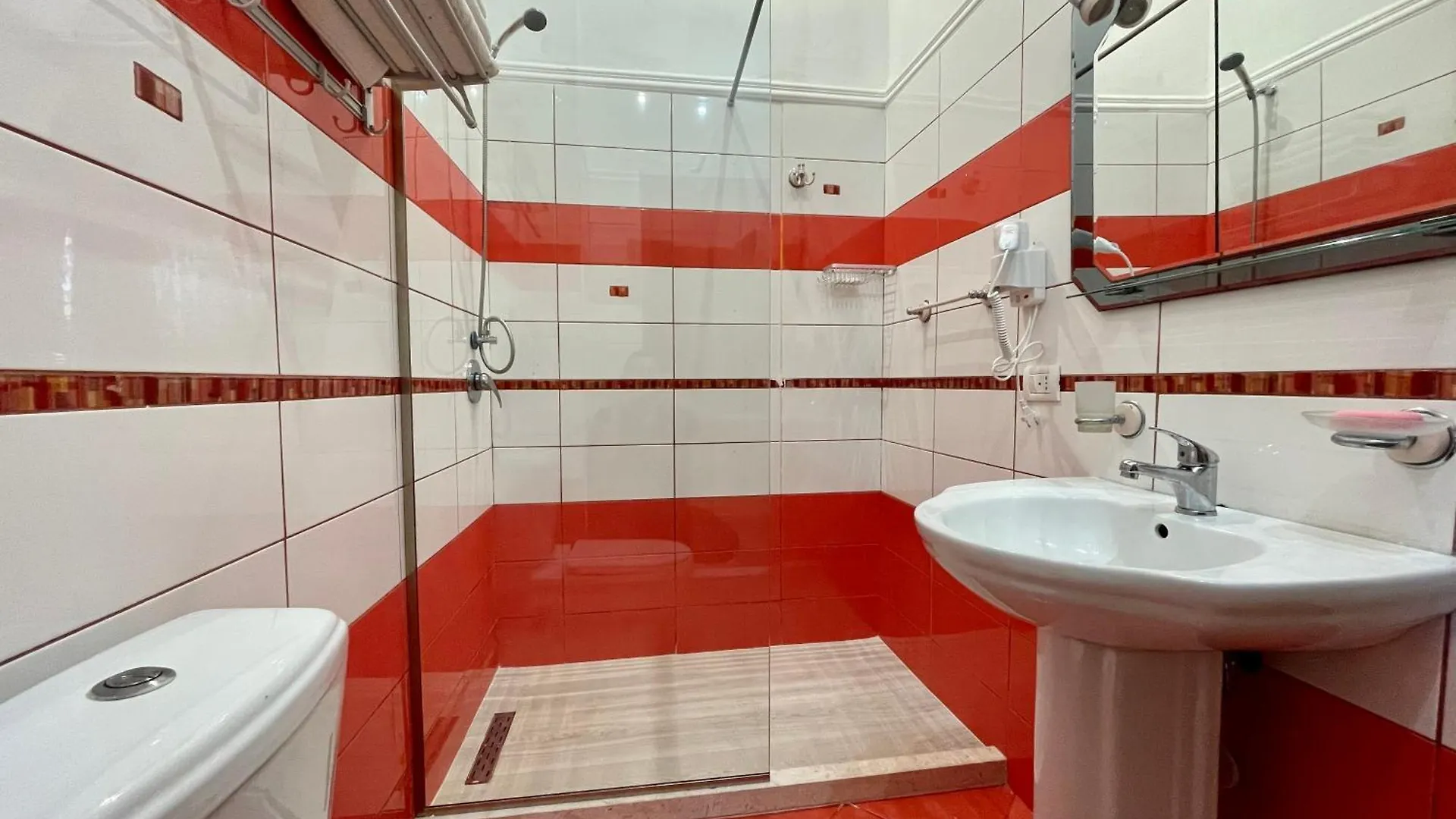 Hotel Benilva Shkallnur